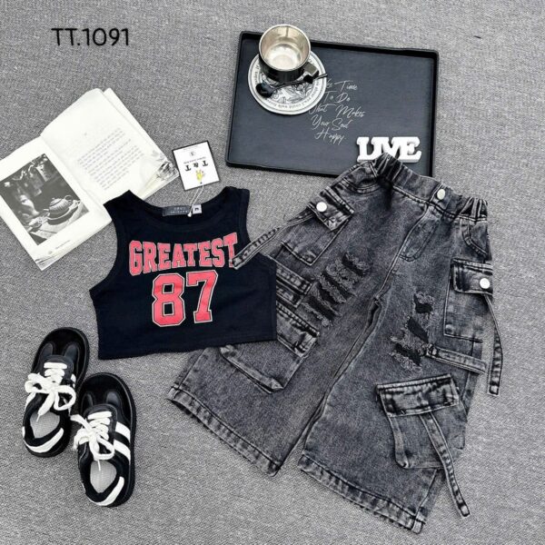 Greatest 87 black  top/trousers