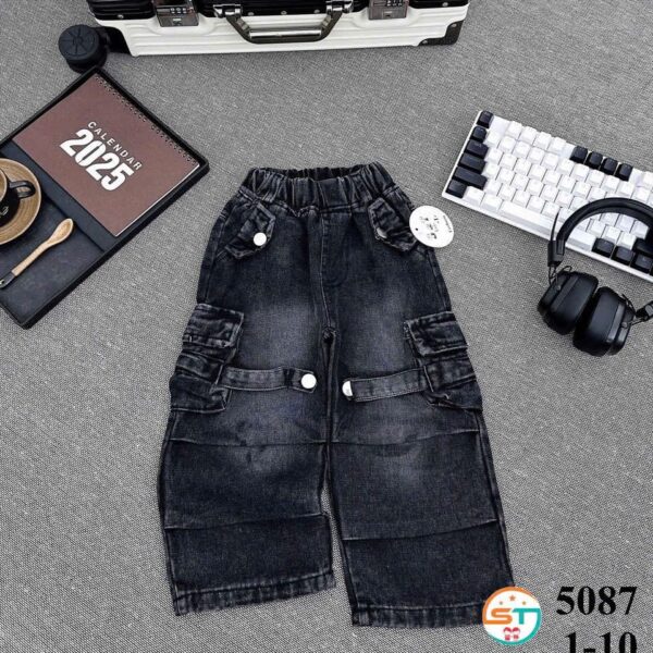 Top notch black baggy trousers