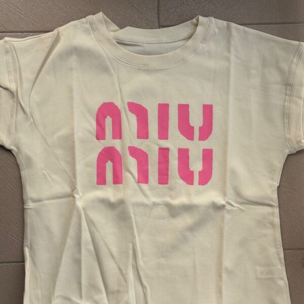 MIU TEENAGE TOP MILKY (12 TO 15 yrs)