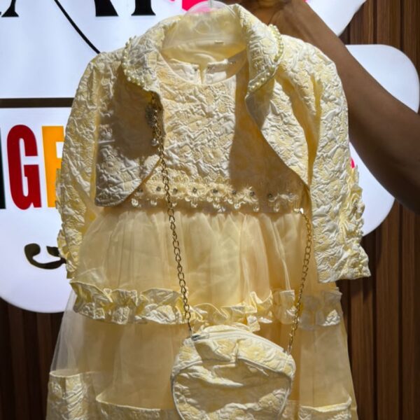 Quality dress with jacket and bag