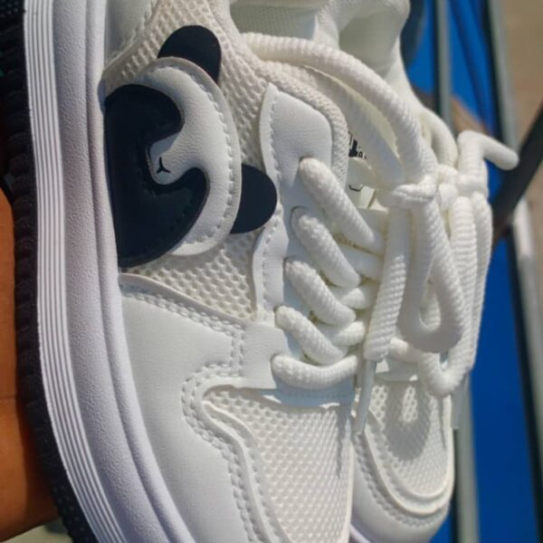 Quality white lb sneakers