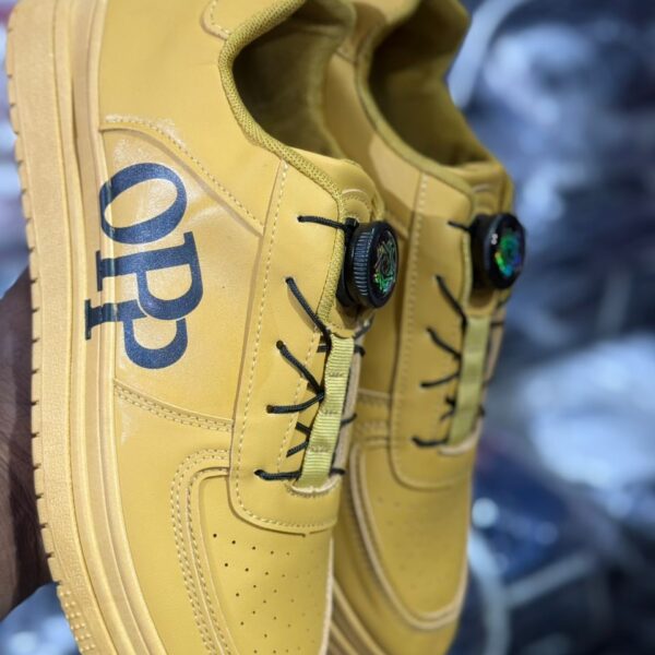 Opp sneakers