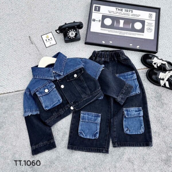 Blue denim on denim 2(blue pocket)