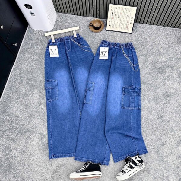 Jean side pocket trouble with chain